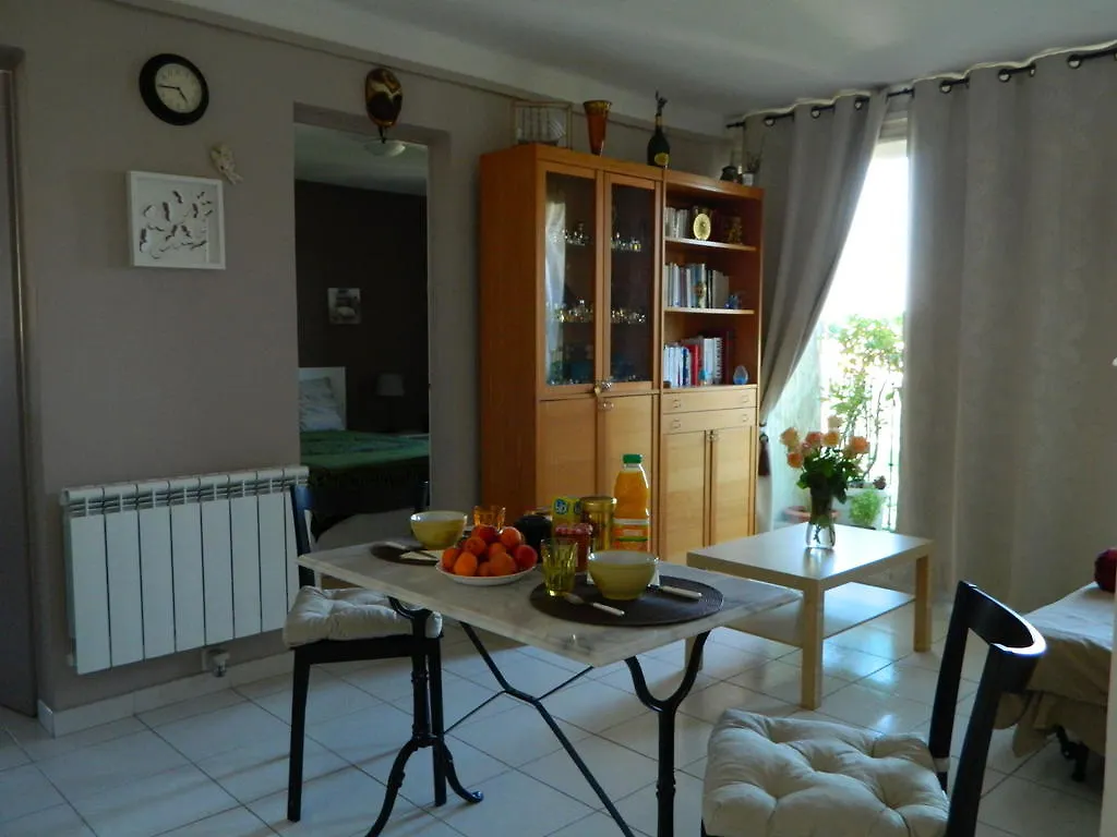 Chambre d'hôtes Zen&Appartement Zen Marseille 0*,